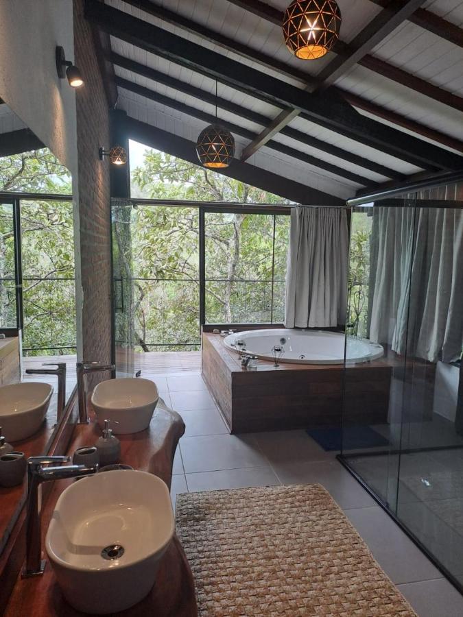 Queen Suite with Spa Bath