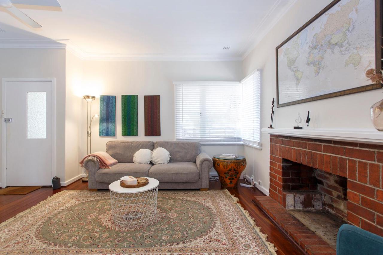 Home Away - 2 Bedroom Cottage - B&B