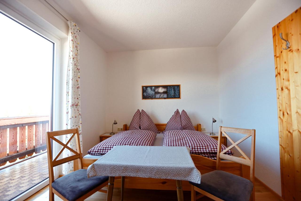 Comfort Two-Bedroom Apartment with Balcony