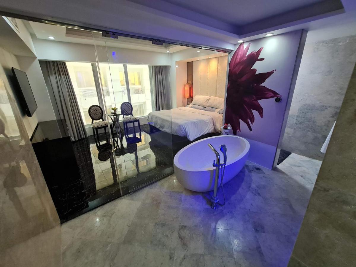 B&B Angeles City - Off Walking St Executive Suite - Bed and Breakfast Angeles City