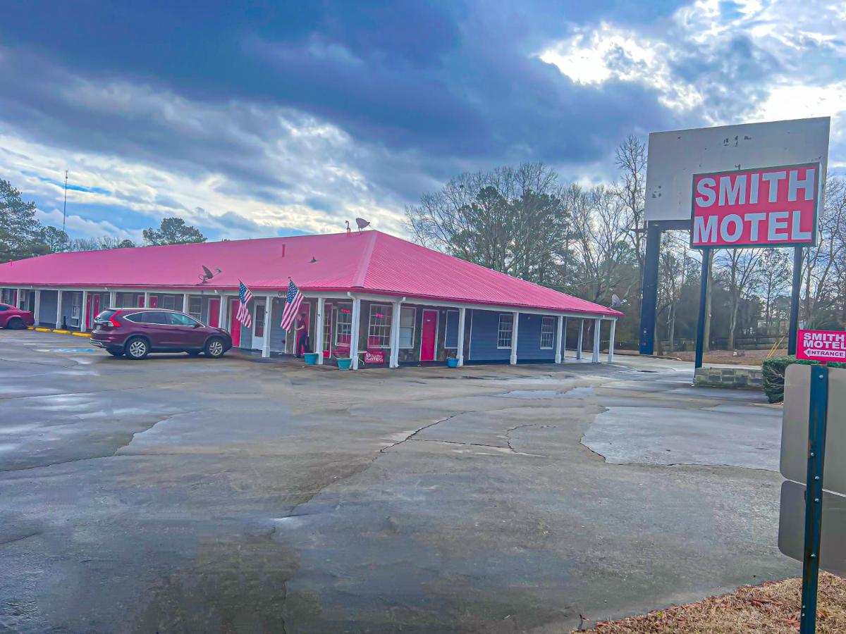 Smith Motel - B&B Calhoun