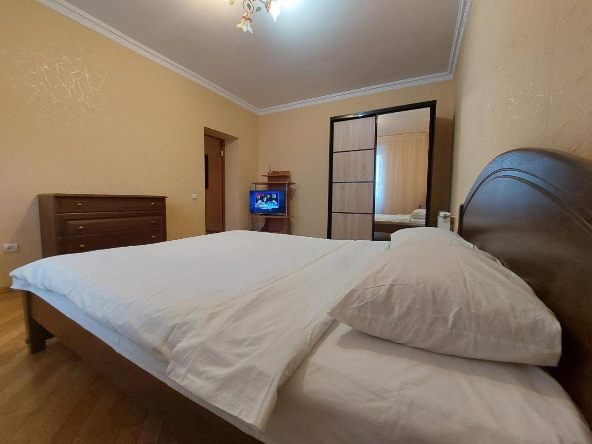 B&B Loutsk - Однокімнатна біля автостанції, вулиця Зацепи - Bed and Breakfast Loutsk