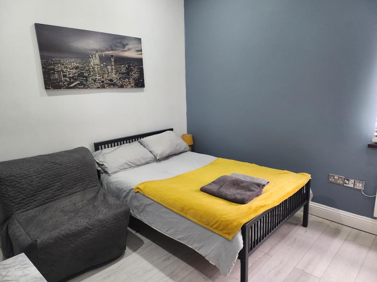 B&B London - Dodi Apartment - Bed and Breakfast London