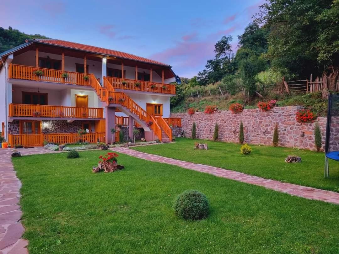 Kuca Stojanovica Topli Do - B&B