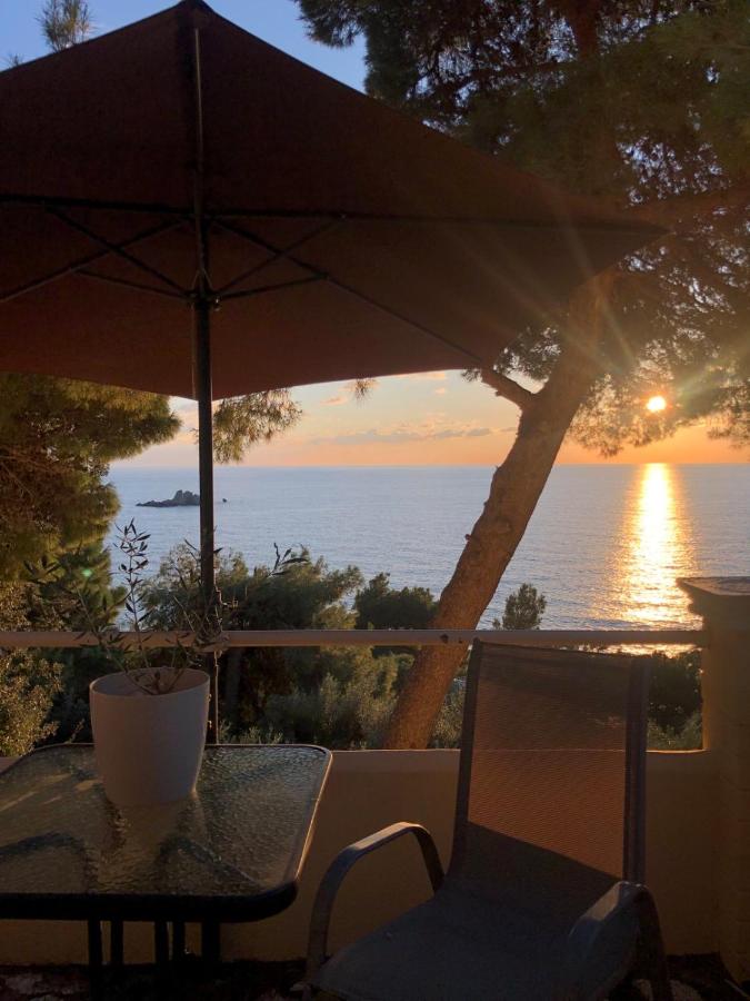 Onar by the sea apartments - B&B Kontogialós