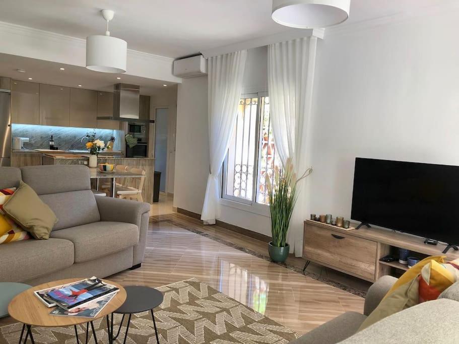 Gorgeous Apartment located in Elviria Marbella - Bed and Breakfast