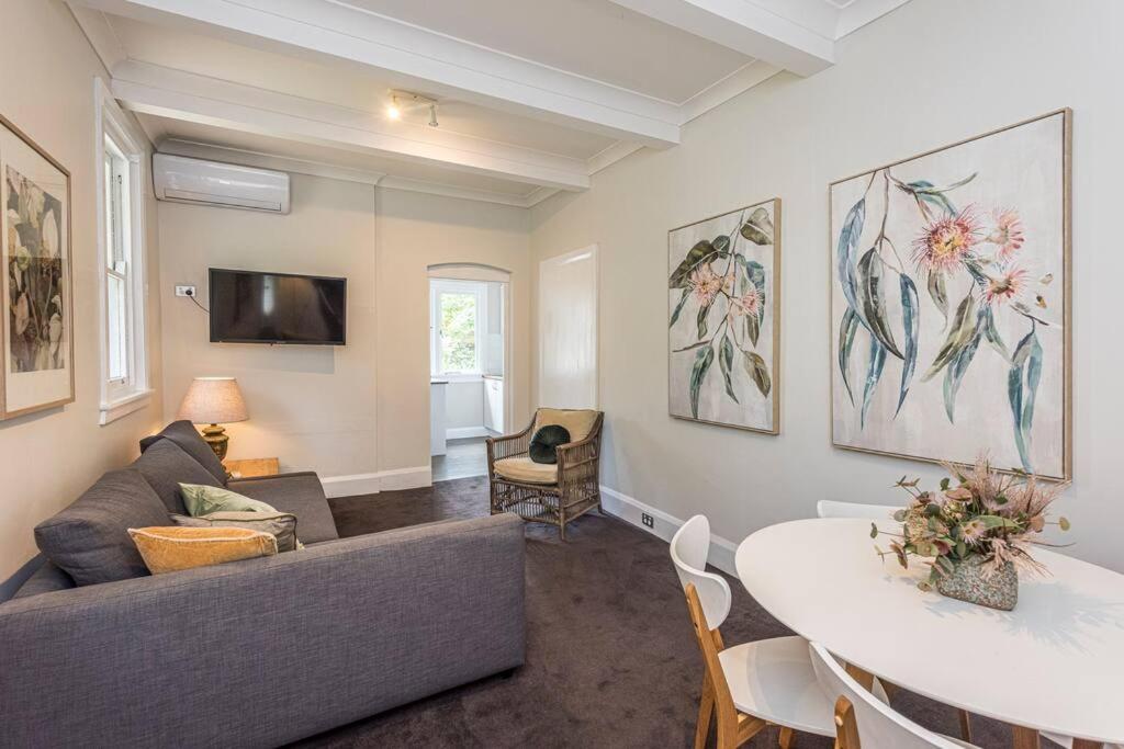 Centennial Cottage 2 - Botanica - B&B