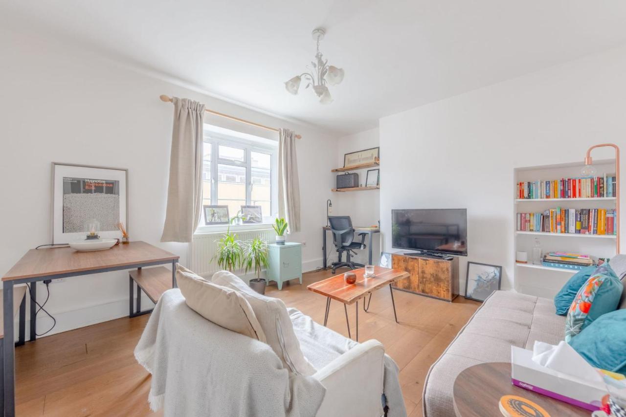 B&B London - Stylish and Central 1 Bedroom Flat in Maida Vale - Bed and Breakfast London