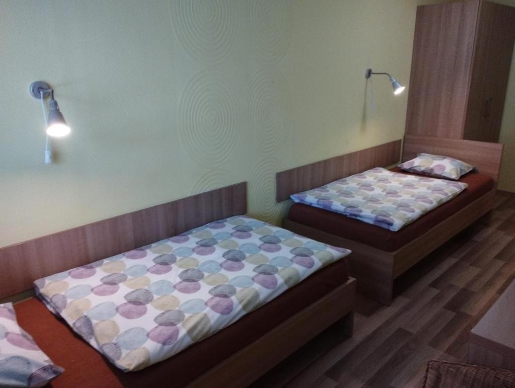 Zweibettzimmer mit Gemeinschaftsbad
