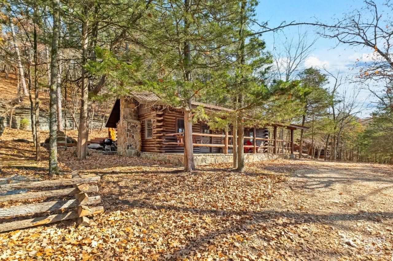 The Lake House Two-Bedroom Cottage with Hot Tub – Hill View