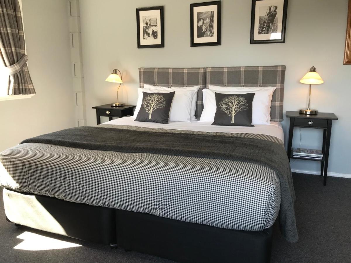 Zimmer mit Kingsize-Bett