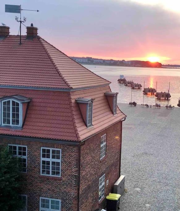 Historischer Ohlerich Speicher Wismar Apartment 18 mit Hafenblick- 2 Bäder - UNESCO Weltkulturerbe - B&B Wismar