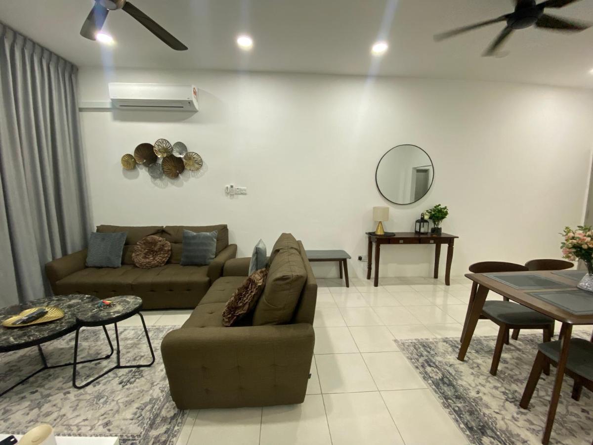 The Vista Apartment @ Demak Laut - B&B
