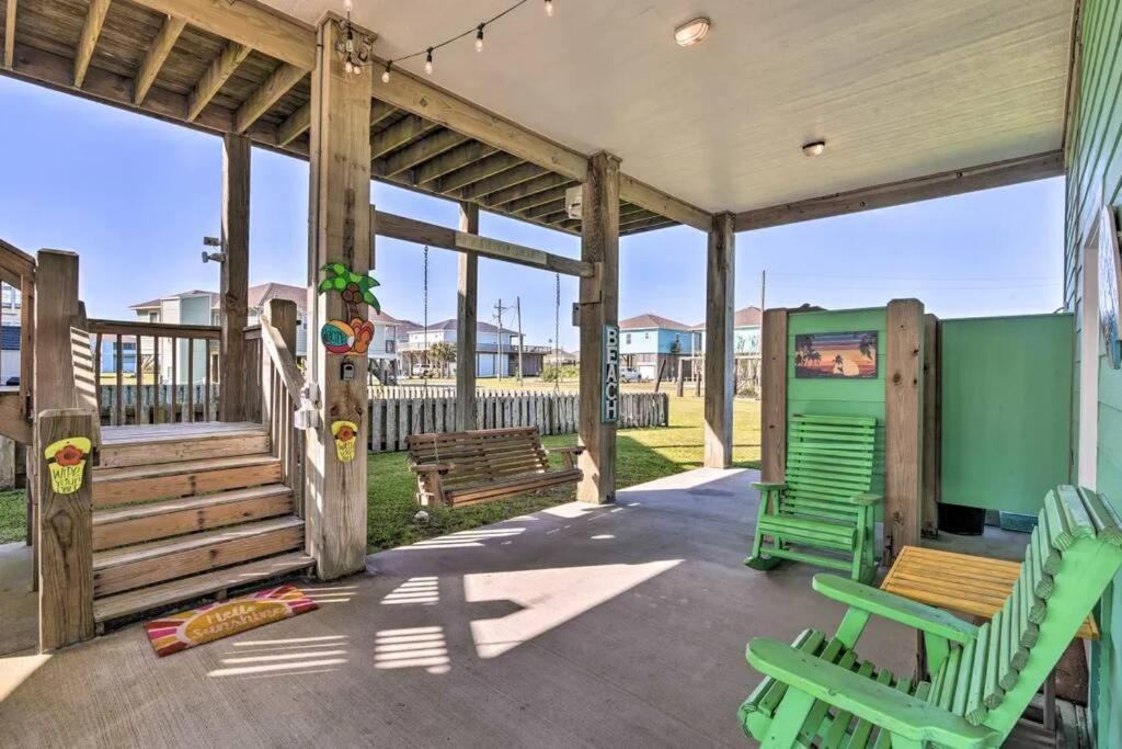 Coastal Heaven - Crystal Beach Relaxing Beach Home - B&B Bolivar Peninsula
