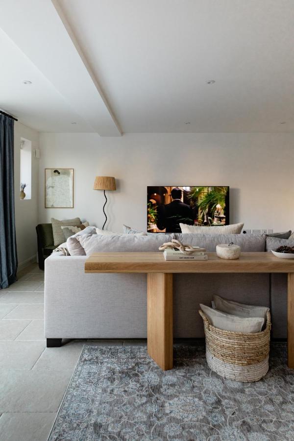 B&B Eton - Luxury Eton Cottage-Design Led - Bed and Breakfast Eton