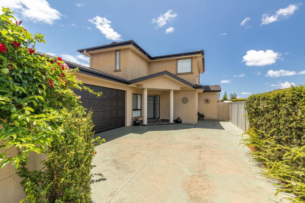 3 of 29 Parkes St - B&B