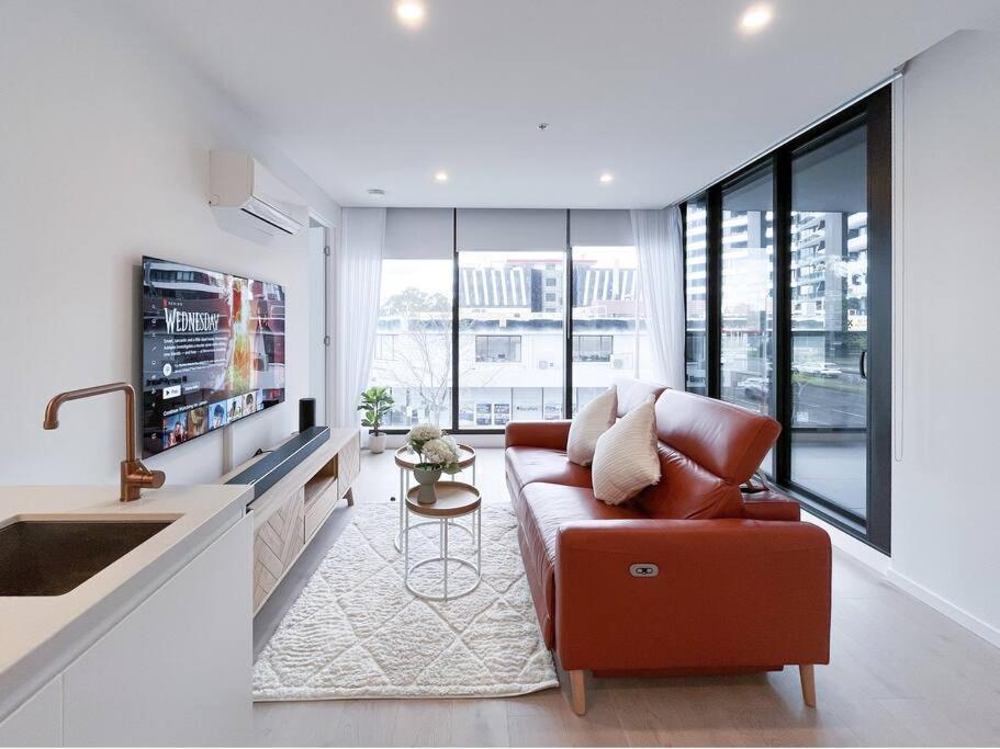 B&B Glen Waverley - Modern Luxury 2B2B Sky Garden SmartTV - Bed and Breakfast Glen Waverley