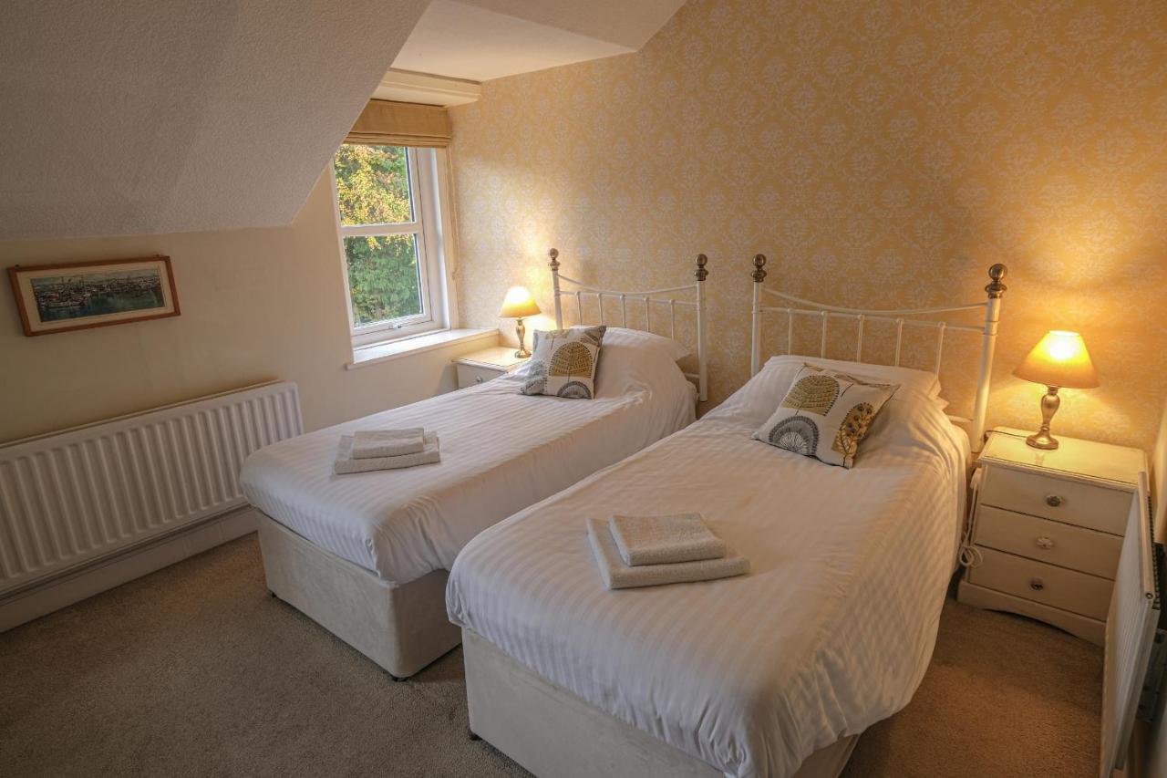 Zweibettzimmer mit eigenem Bad