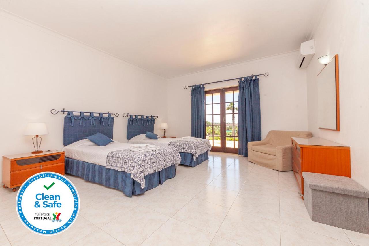 Twin Room with Private Bathroom