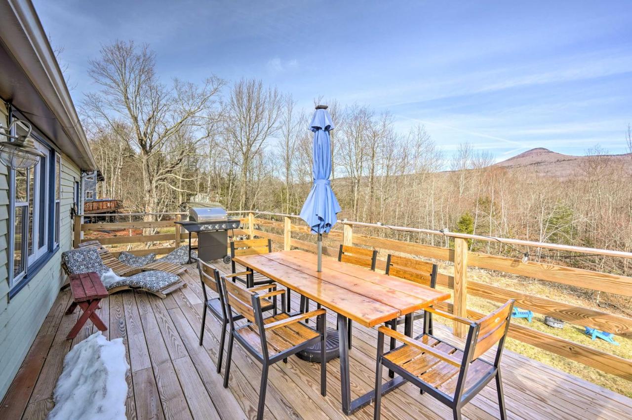 Catskills Cottage with Deck, 7 Mi to Hunter Mtn - B&B