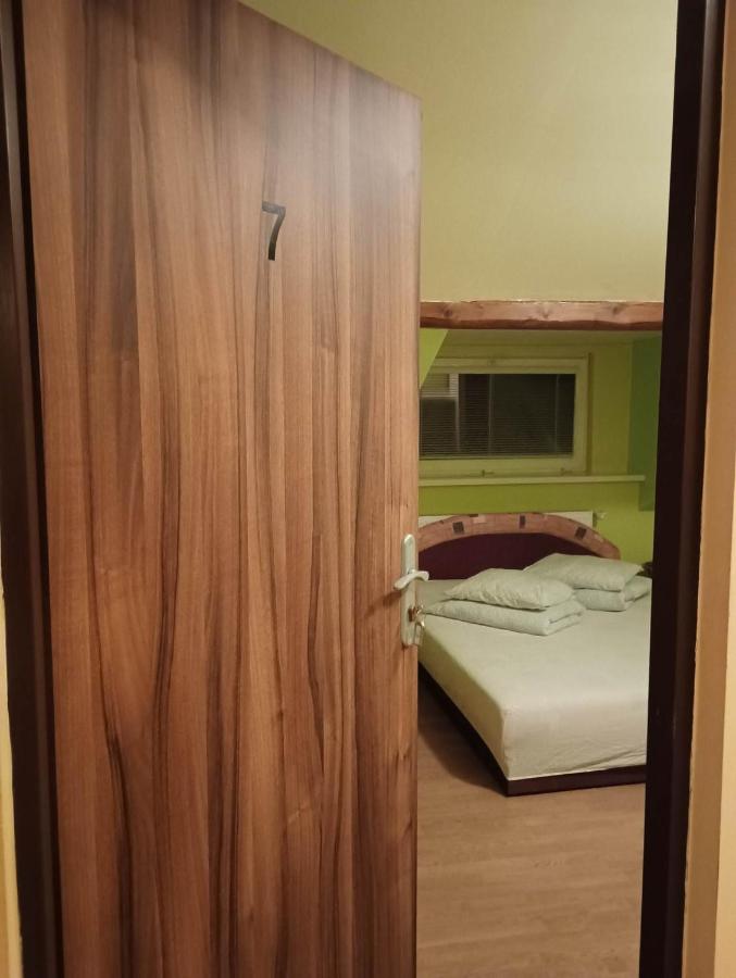 Economy Quadruple Room with Shared Bathroom