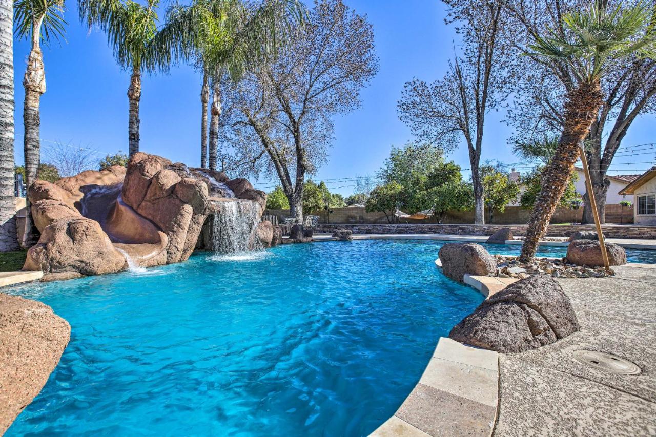 Spacious Glendale Home with Outdoor Kitchen! - B&B