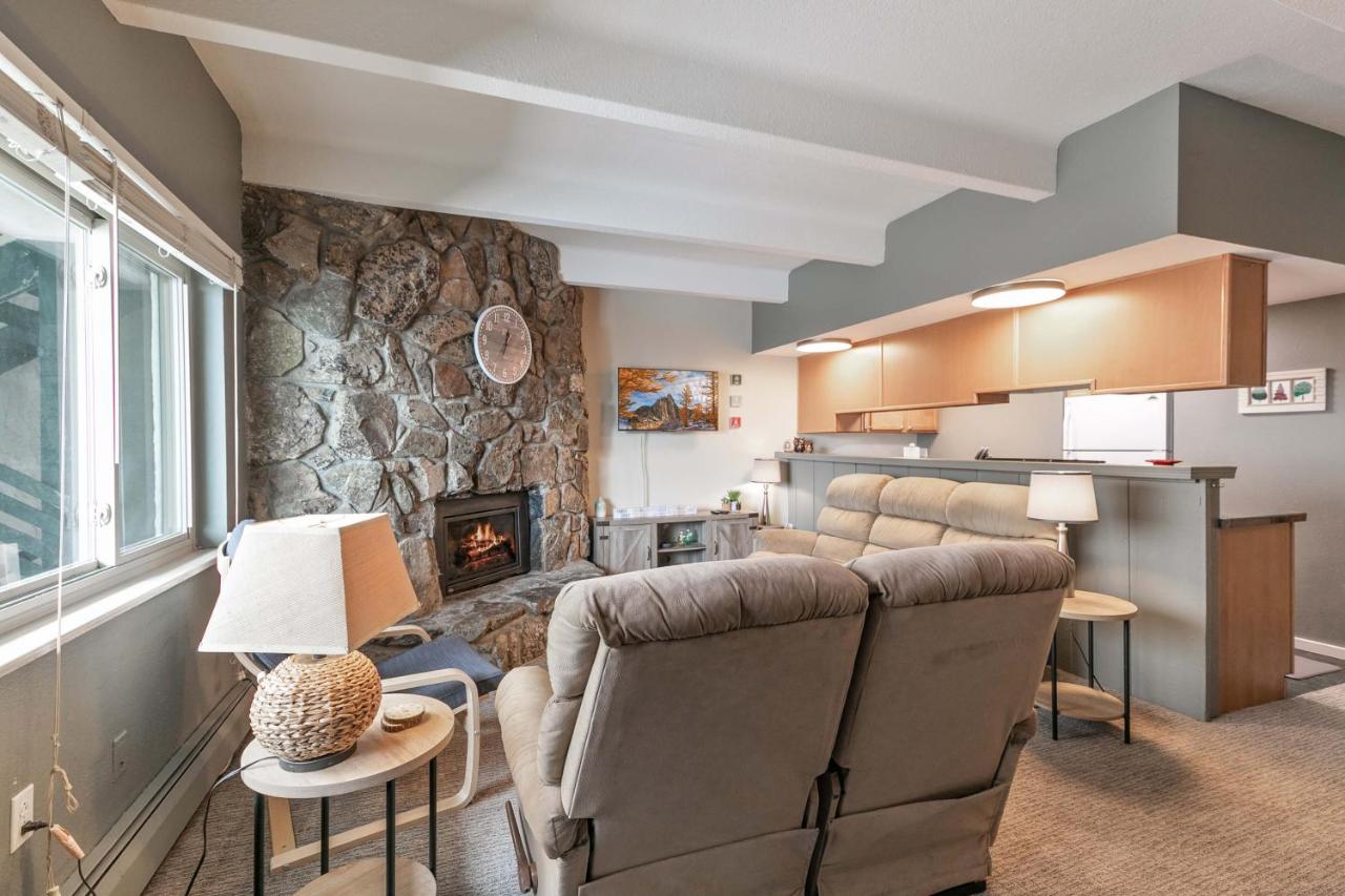 Lake View Condo: Walk To Downtown/Lake Dillon - Chambres d’hôtes Dillon