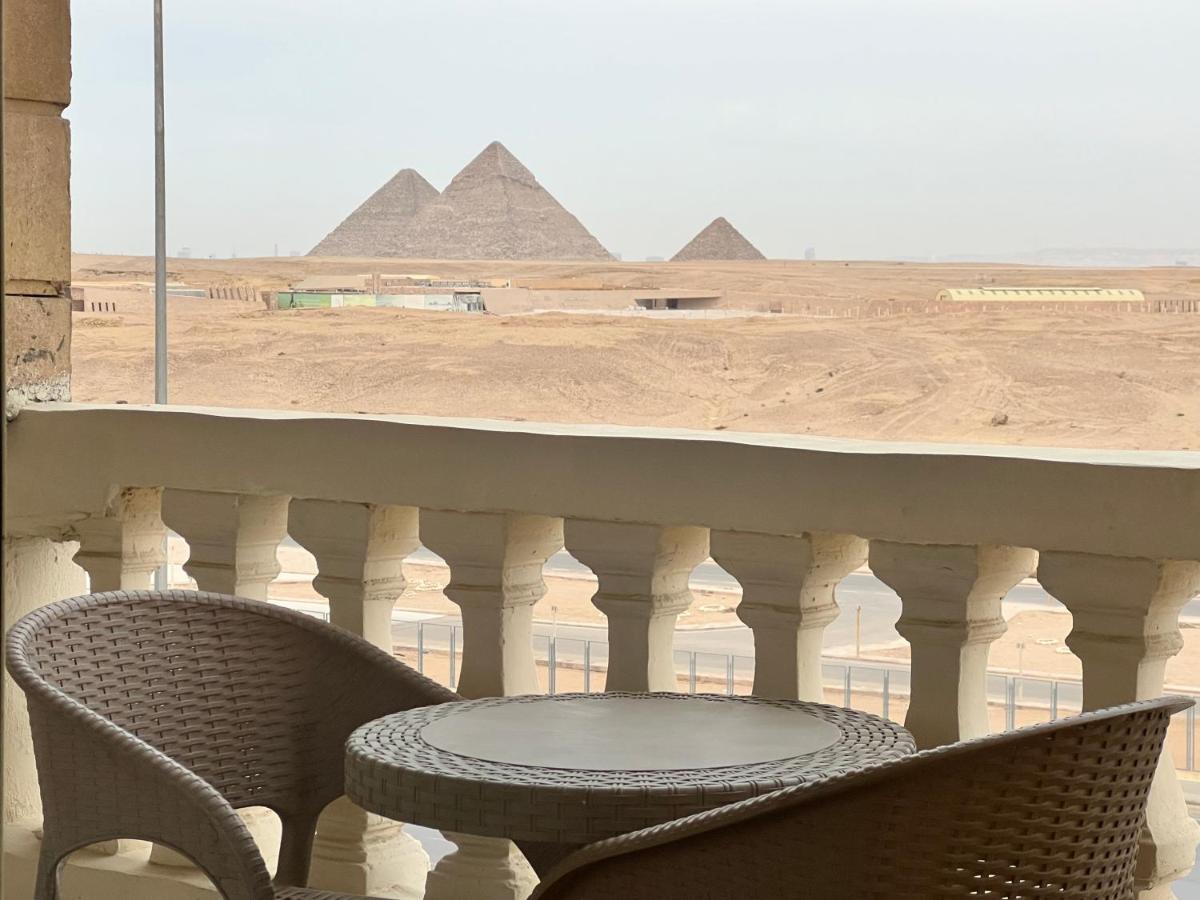 Famous Pyramids View Apartment - Bed and Breakfast Caïro