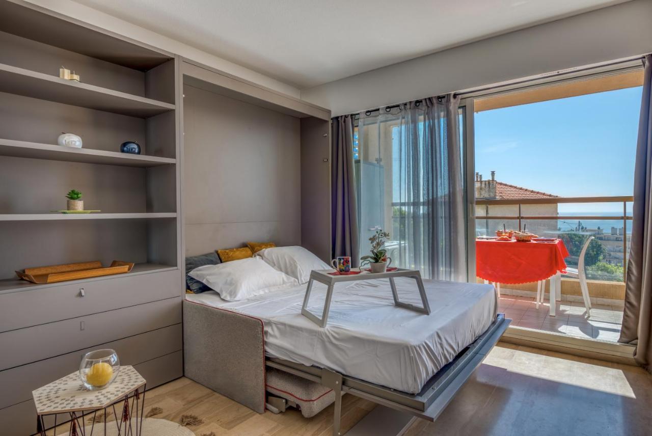 Studio Apartment with Sea View