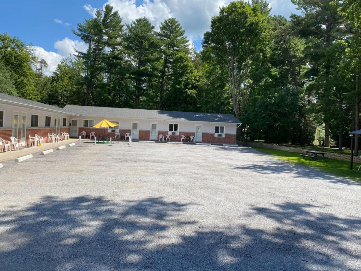Three Island Motel - B&B