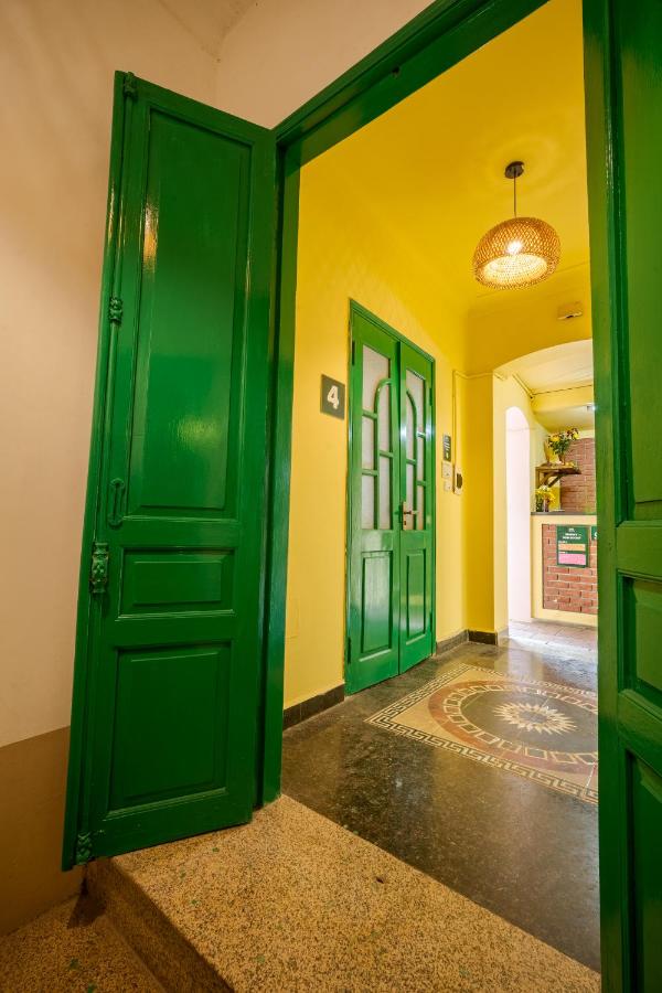 Camera Matrimoniale/Doppia con Letti Singoli con Bagno in Comune