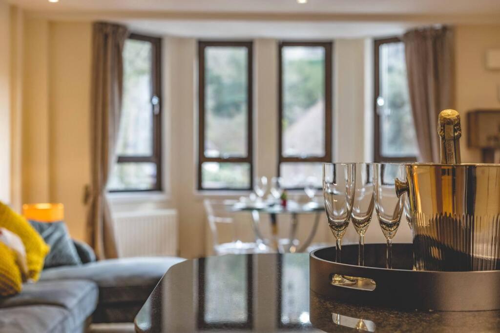 Windsor Castle Views & Parking - By Tempstay - B&B Windsor