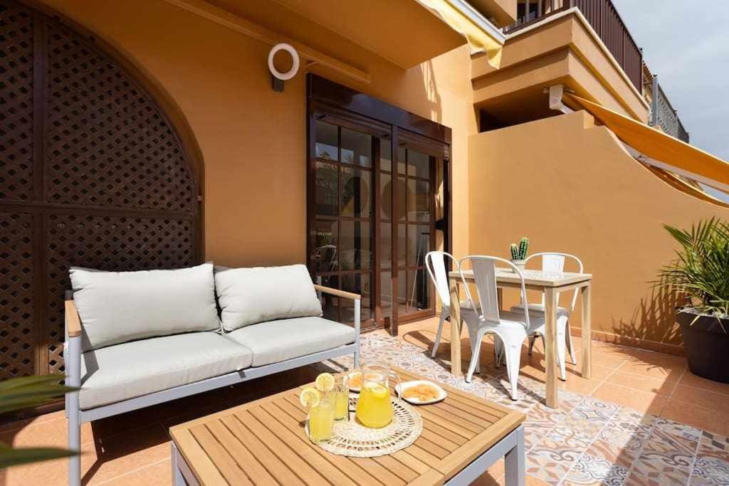 Sunny Island Apartment Costa Silencio parking - B&B