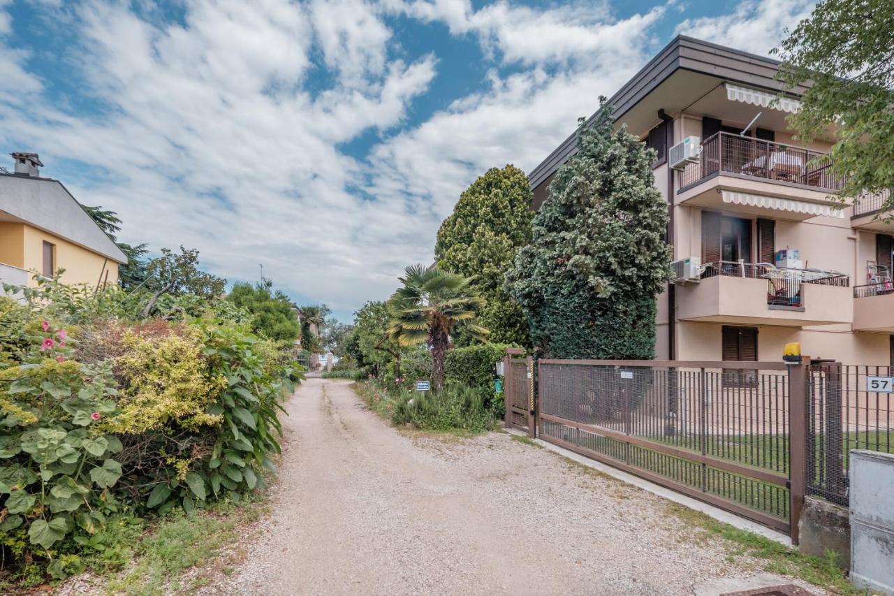 Casa Lugana 19 - monolocale con piscina direttamente a lago - B&B