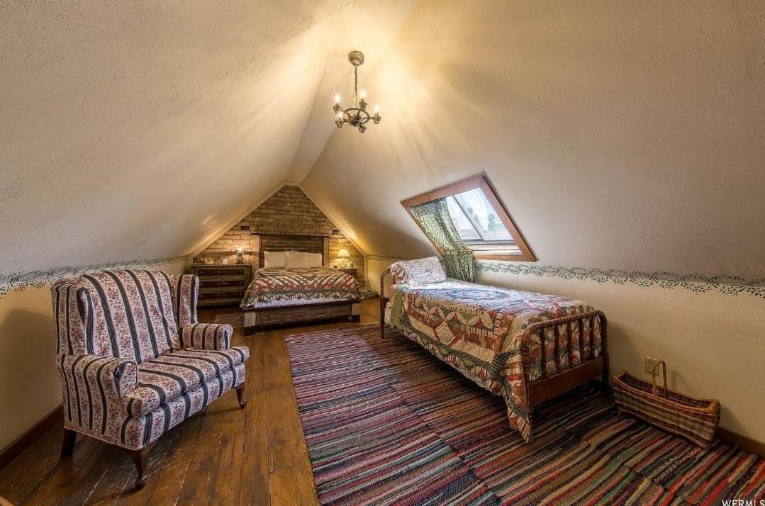 Triple Room with Private Bathroom