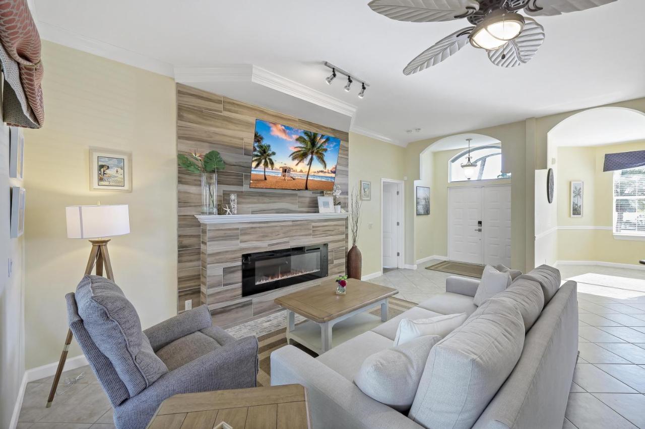 Pet-friendly home with walk to beach and restaurants - B&B Marco Island