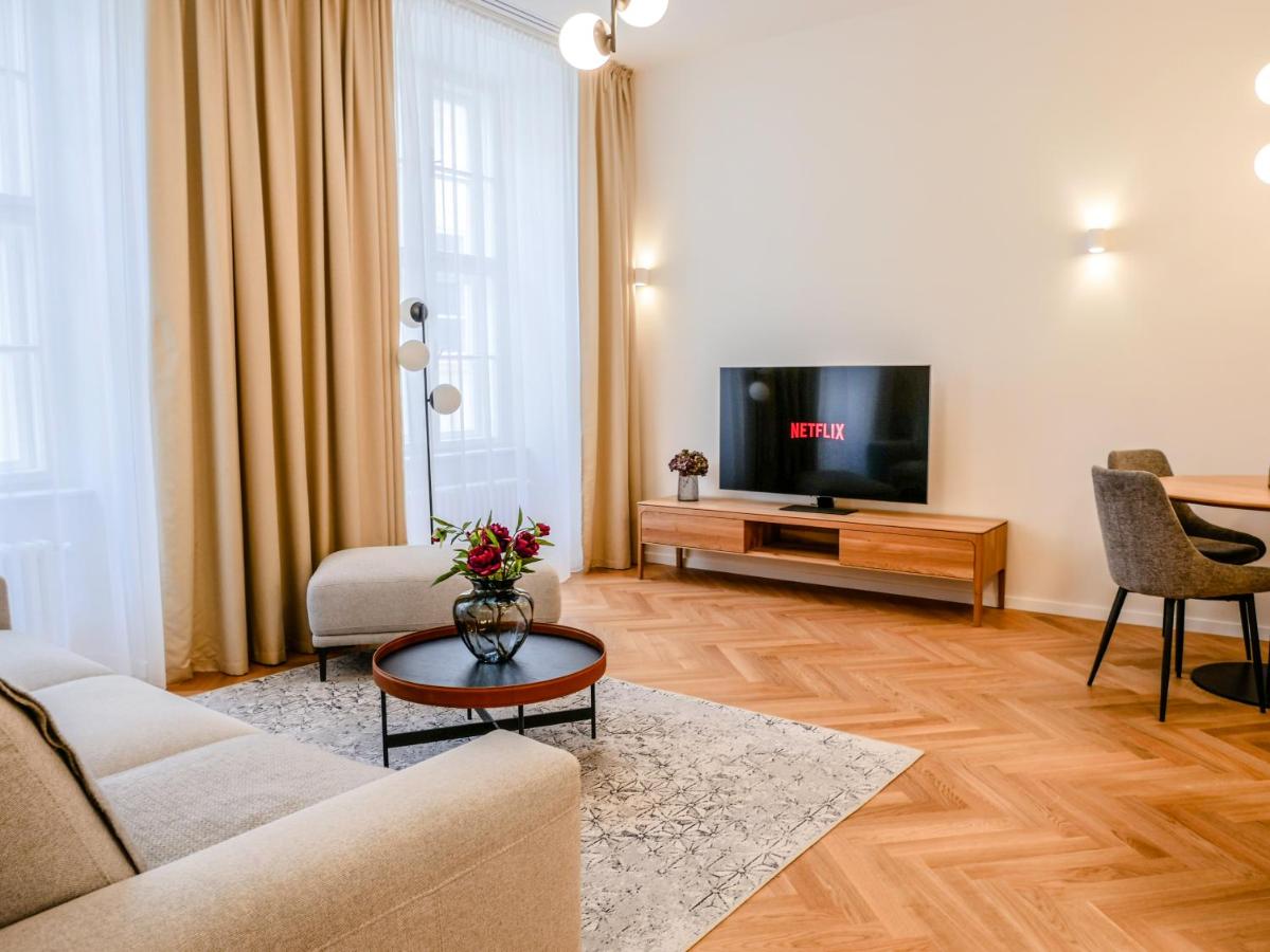 Laurinska 1 Apartments - B&B Bratislava