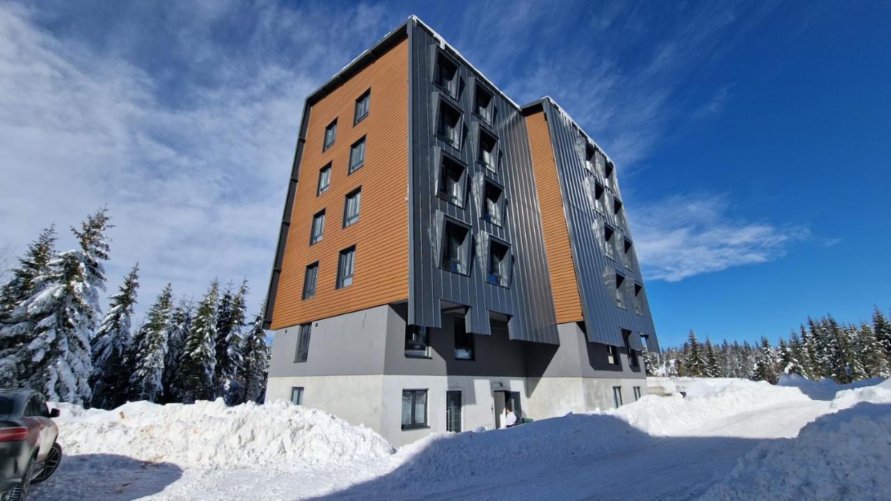 B&B Jahorina - Apartman N&V, Villa Mont Jahorina - Bed and Breakfast Jahorina