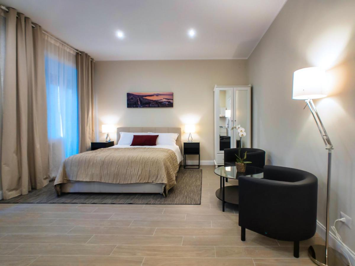 Habitación Doble con balcón (2 adultos + 1 niño)