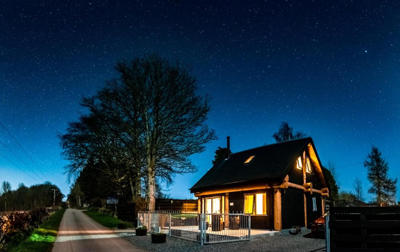 Rowanlea Lodge With Hot Tub - Ferienwohnung