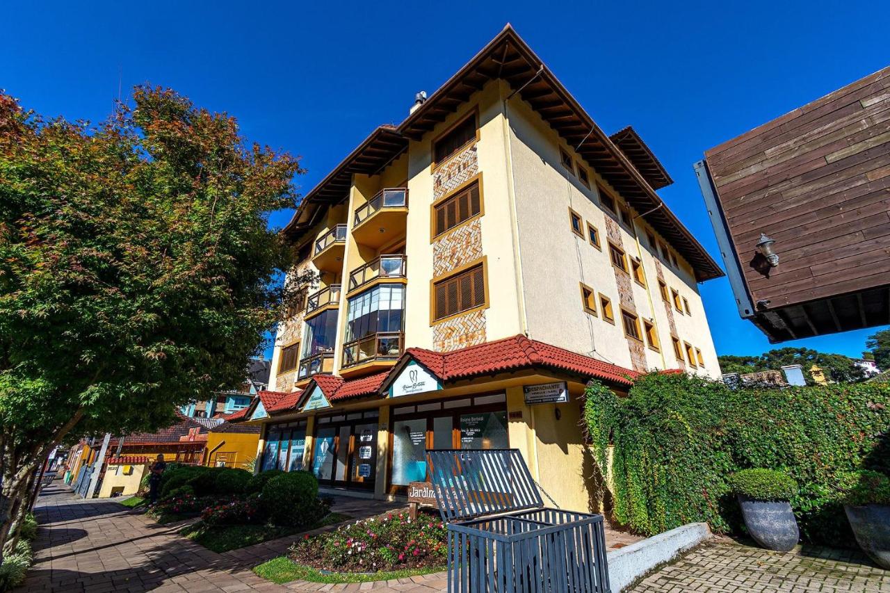 Rosa Edifício Jardim da Serra - B&B