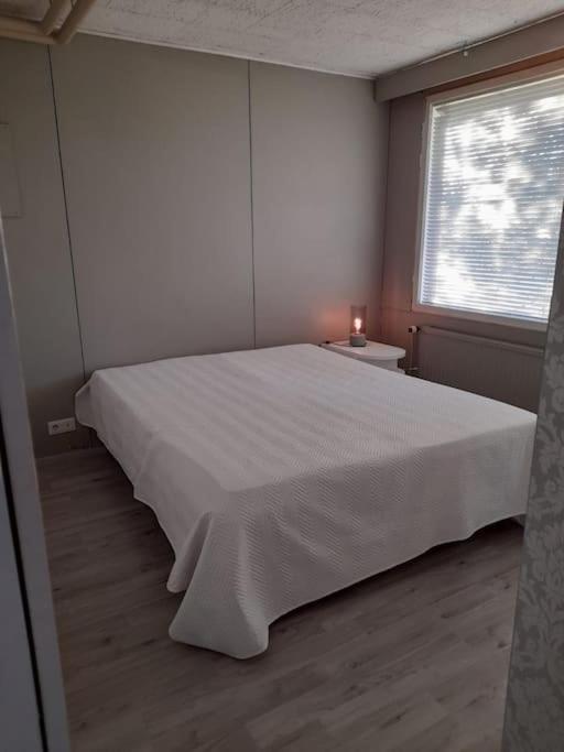 Huoneisto noin 55m2 perusvarustein. - Chambres d’hôtes