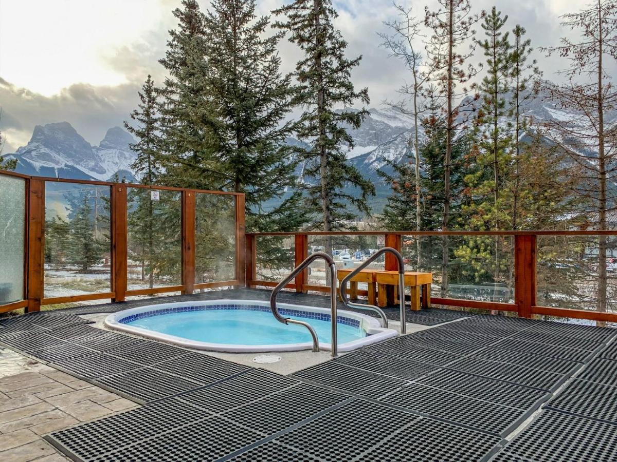 Inviting Condo Hot Tub & Relaxing Atmosphere! - B&B Canmore