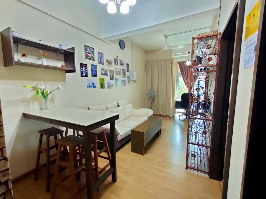 B&B Teluk Anson - 1 MINUTES TO TOWER SENTRAL INTAN HOMESTAY 6 ROOMS - Bed and Breakfast Teluk Anson