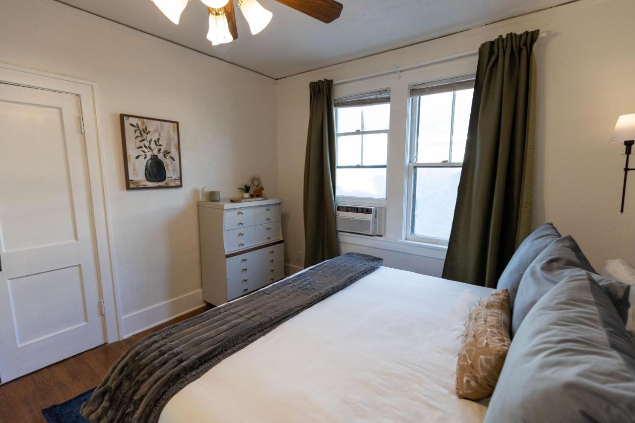Historic Revival King Bed Midtown Memphis 68 Yes Pets Fast Wifi Free Parking - Chambres d'hôtes Memphis