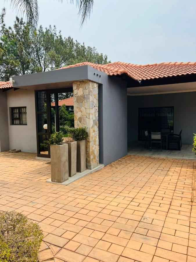 Ultimate Sky _ 2 bedroom villa - Bed and Breakfast Pretoria