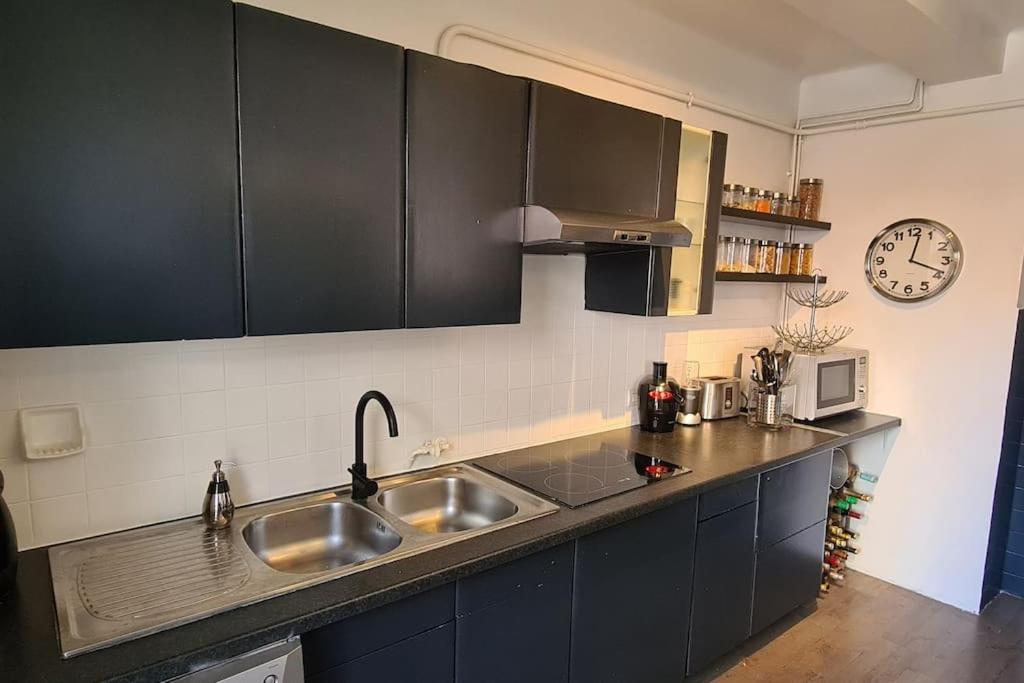 CENTRE, 3P/TERRASSE , 300 m PLAGES. - B&B Cannes