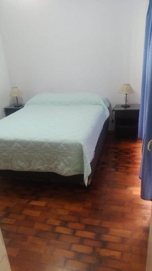 Departamento frente a Plaza España - B&B Mendoza