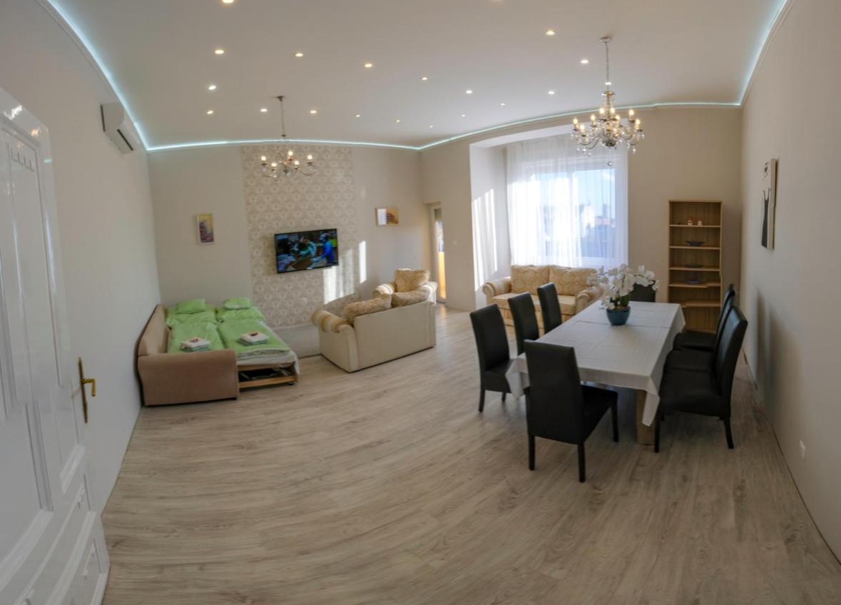 B&B Debrecen - Sky Apartment - Bed and Breakfast Debrecen