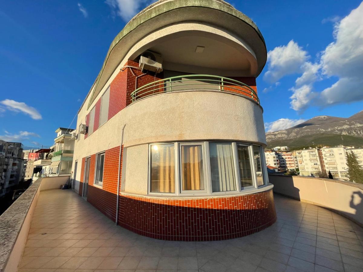 B&B - Private Rooms - Bed and Breakfast Tirana